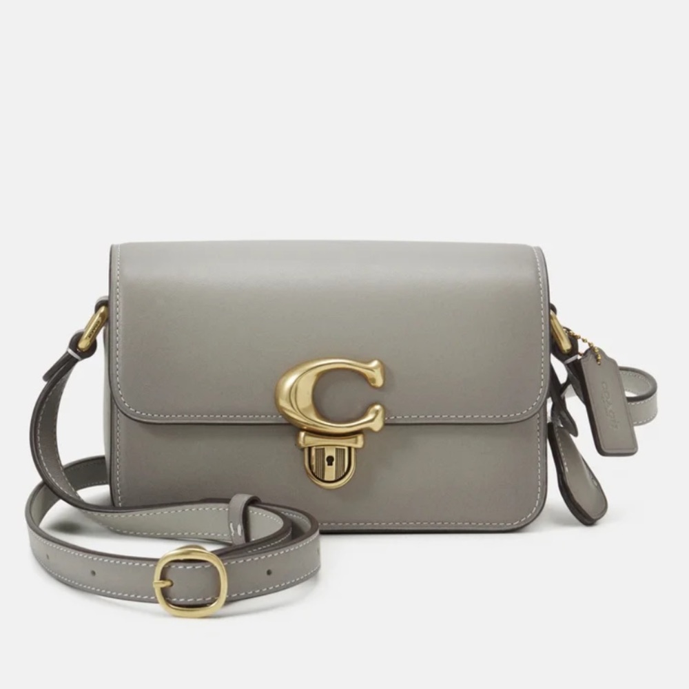 Coach Studio 19